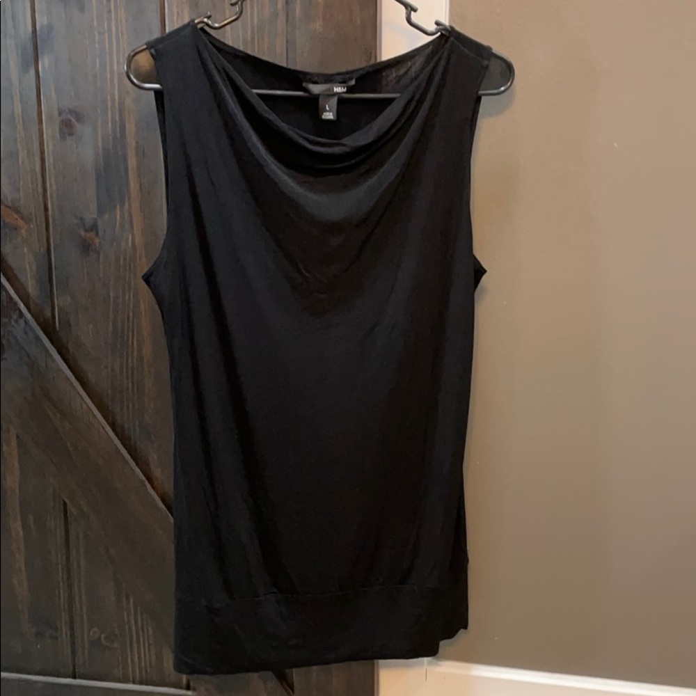 H&M sleeveless blouse
